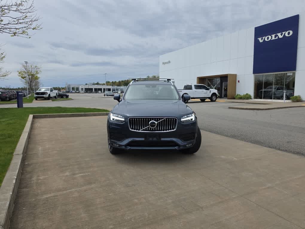 Used 2021 Volvo XC90 T6 Momentum w/ Climate Package AWD/4WD image 3