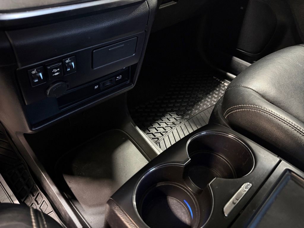 Used 2019 Toyota Sienna SE AWD/4WD image 35