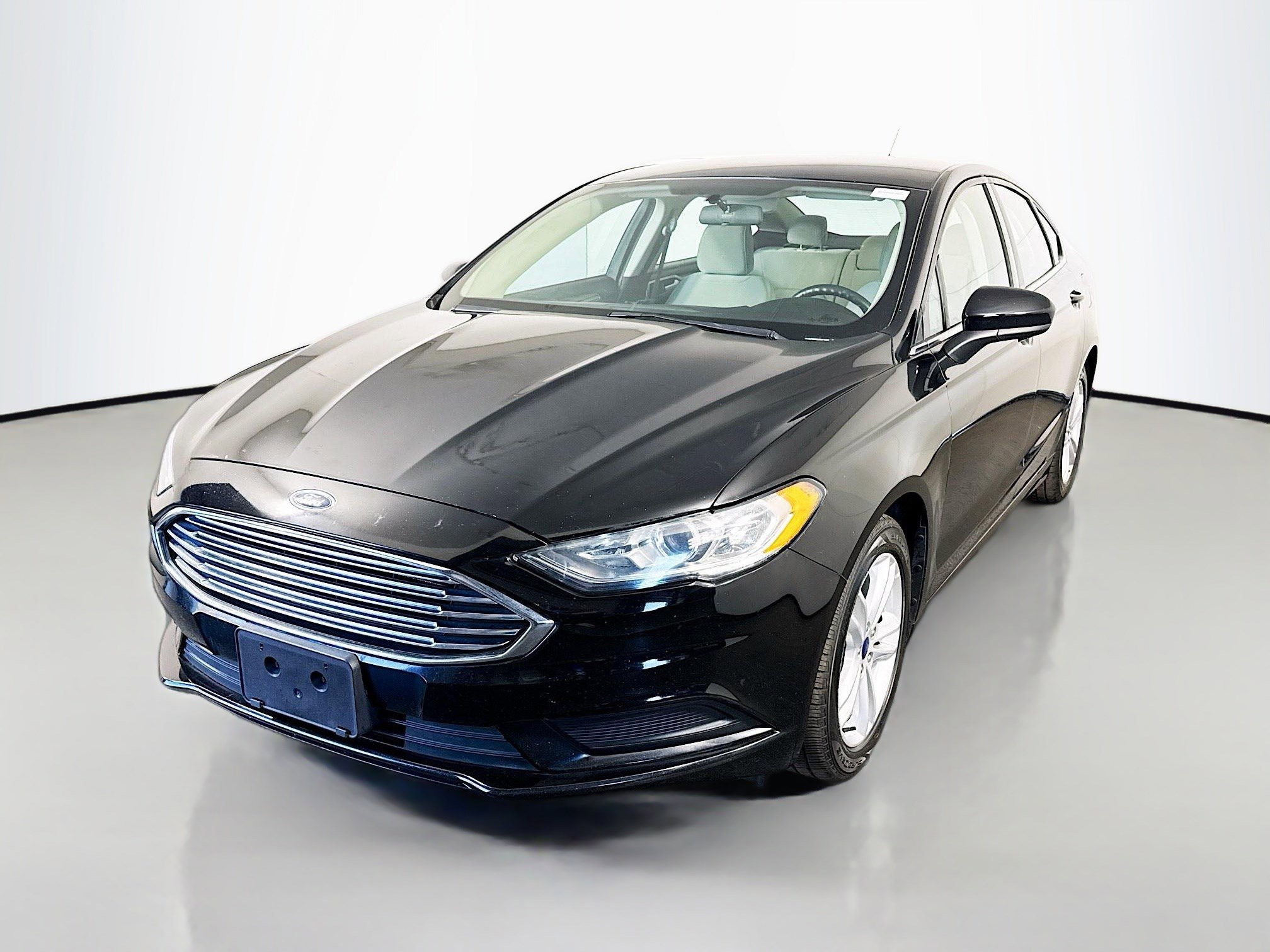 Used 2018 Ford Fusion S image 4