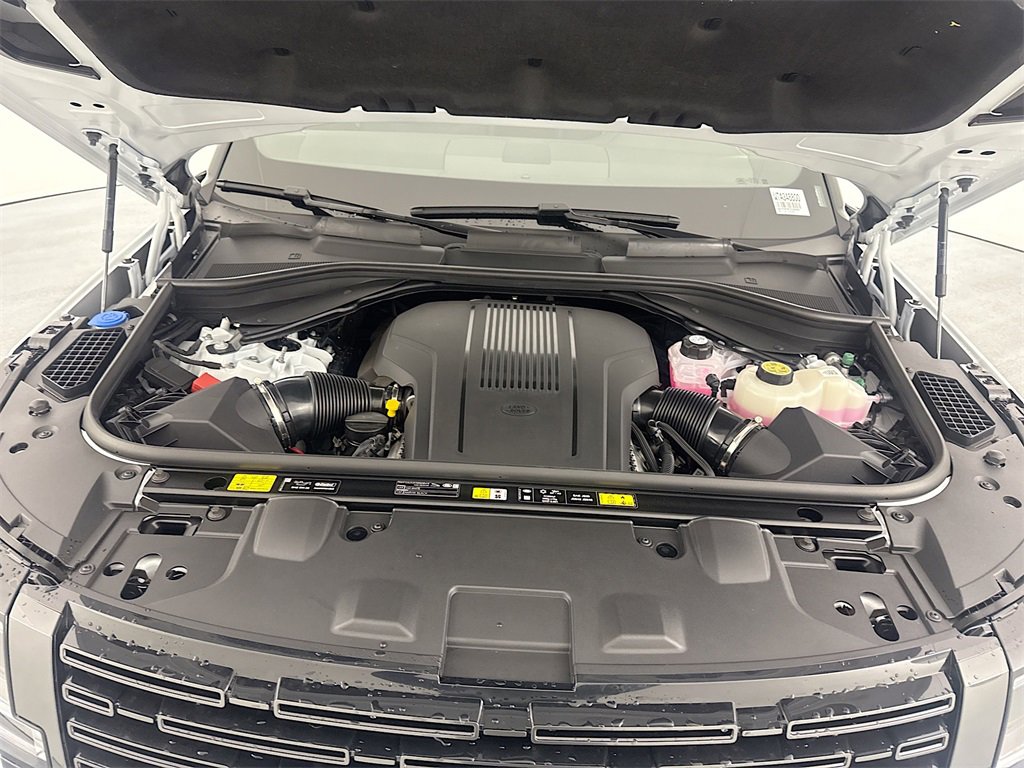 New 2026 Land Rover Range Rover SE image 30