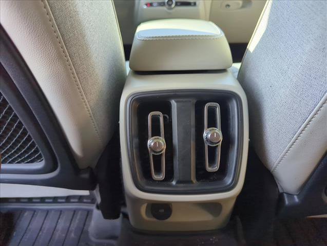 Used 2020 Volvo XC40 T5 Momentum AWD/4WD image 24