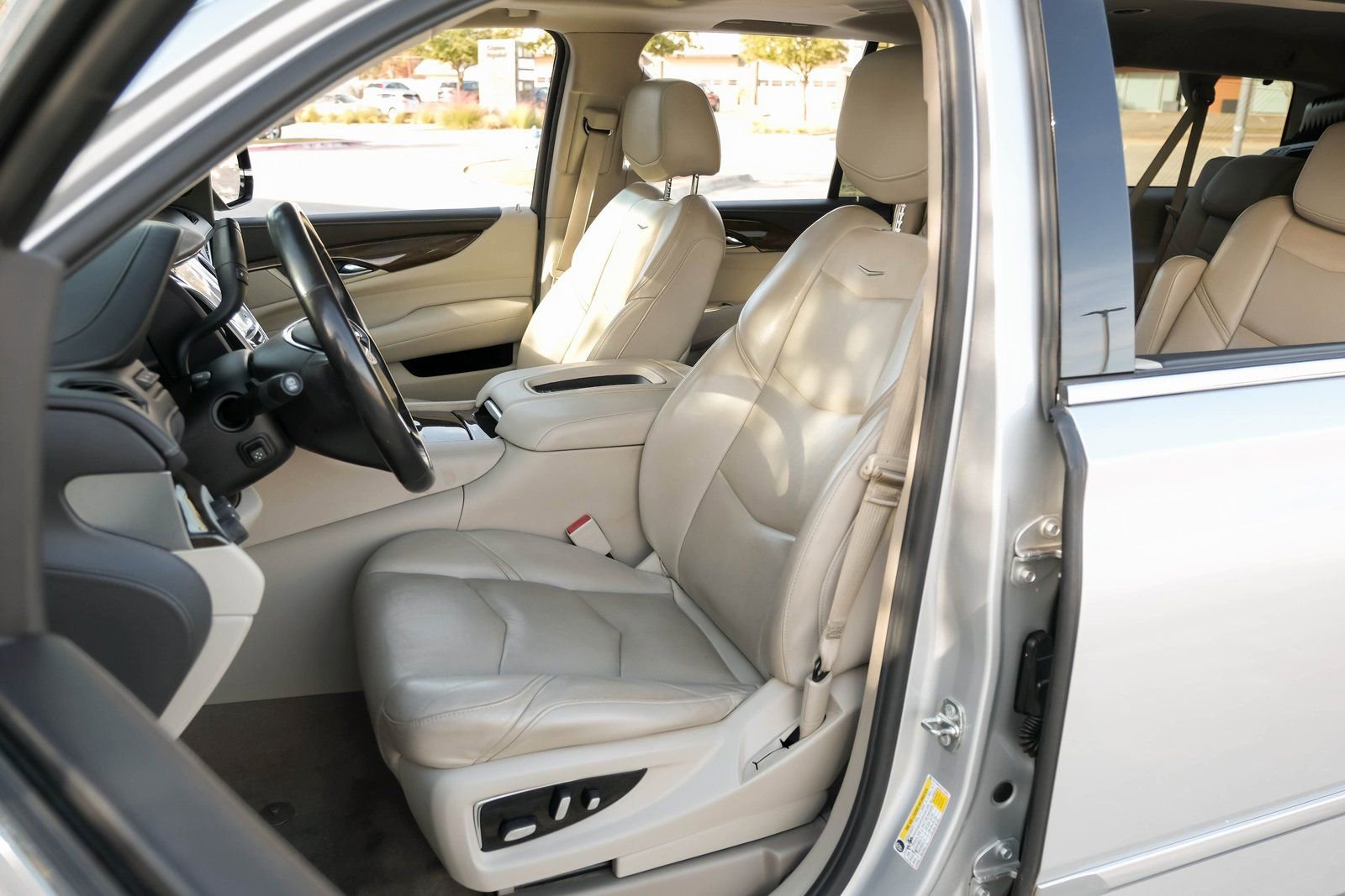 Used 2020 Cadillac Escalade ESV Luxury image 29