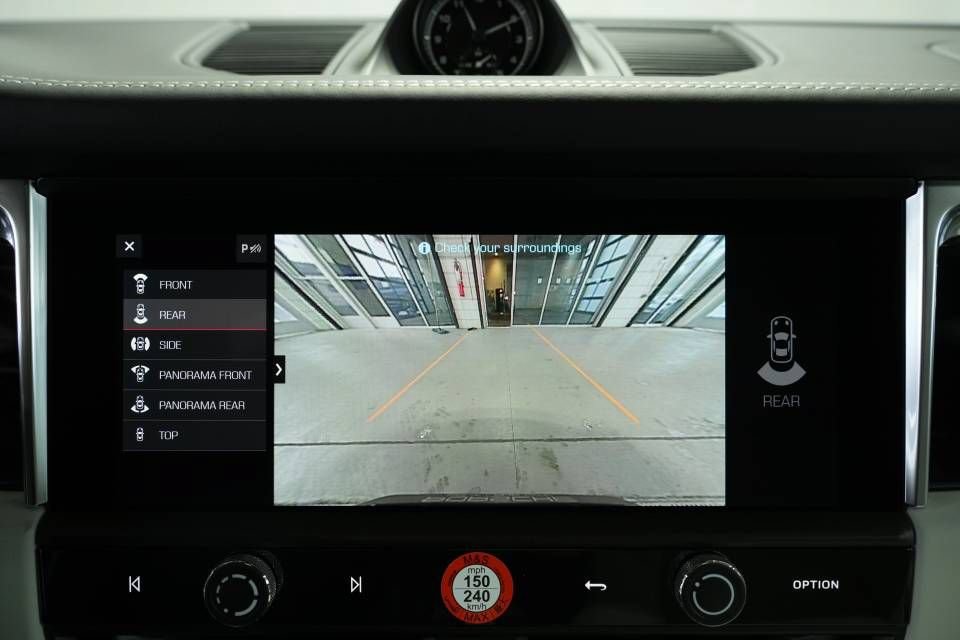 Certified 2026 Porsche Macan AWD/4WD image 19