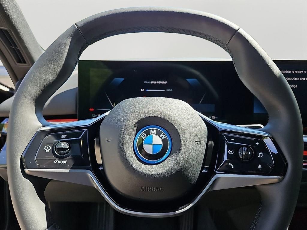Used 2025 BMW i5 xDrive40 image 21