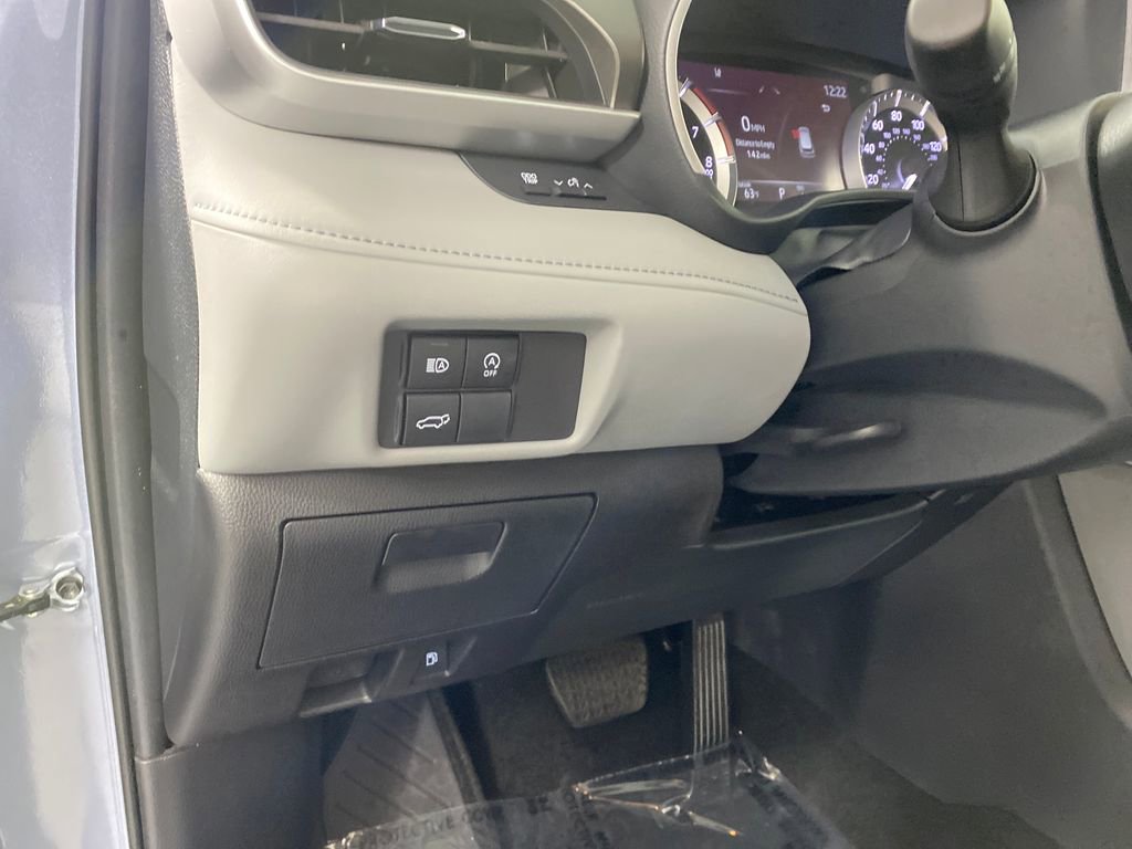 Certified 2024 Toyota Highlander XLE image 13