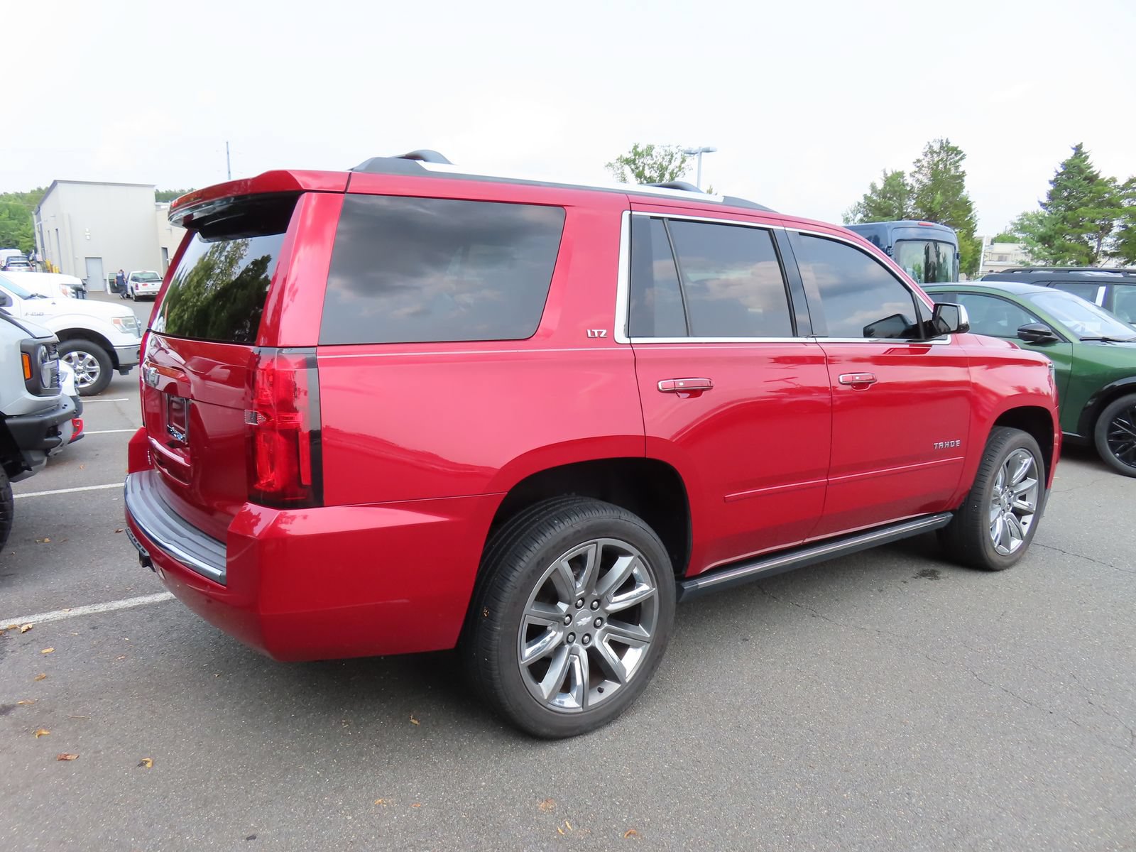Used 2015 Chevrolet Tahoe LTZ AWD/4WD image 5