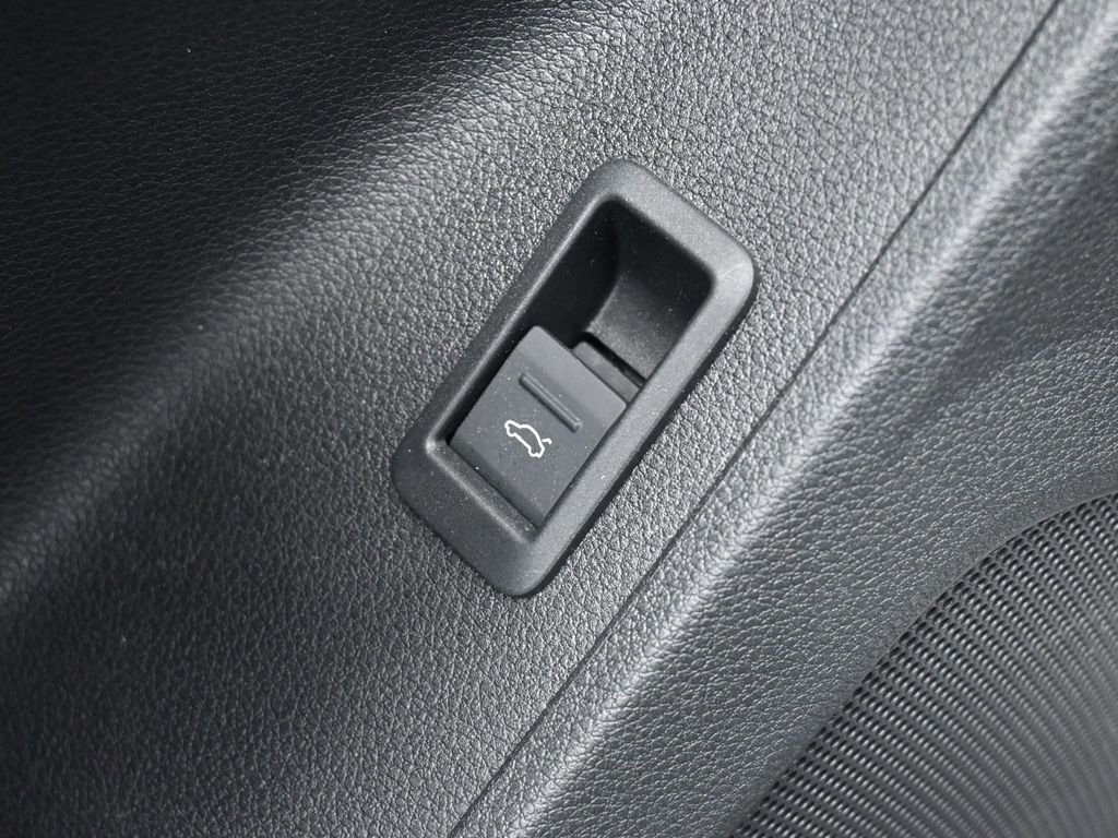 Used 2025 Audi Q3 2.0T Premium image 20