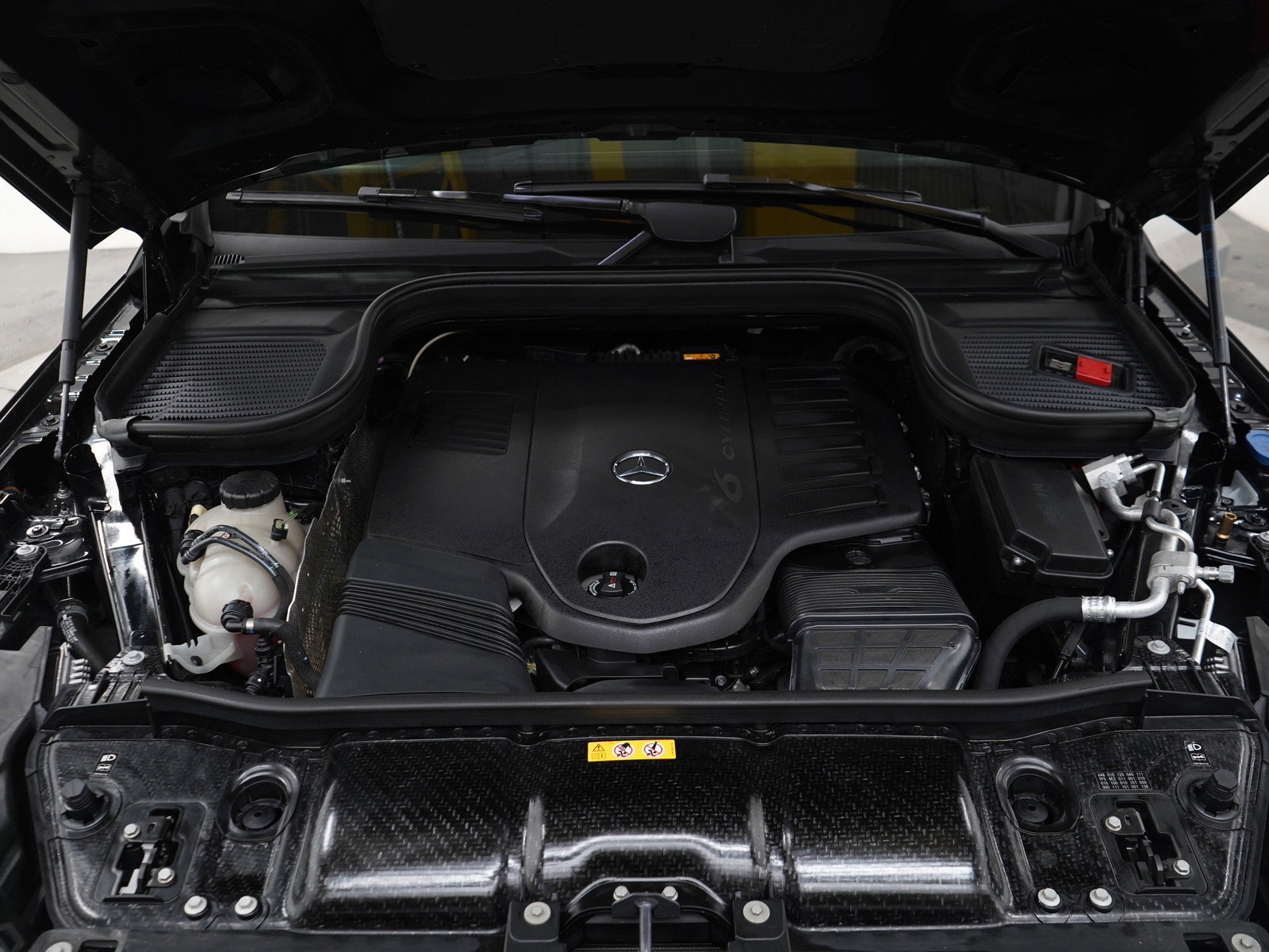 Used 2024 Mercedes-Benz GLS 450 4MATIC image 32