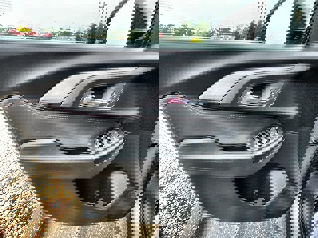 Used 2023 Chevrolet TrailBlazer RS image 21