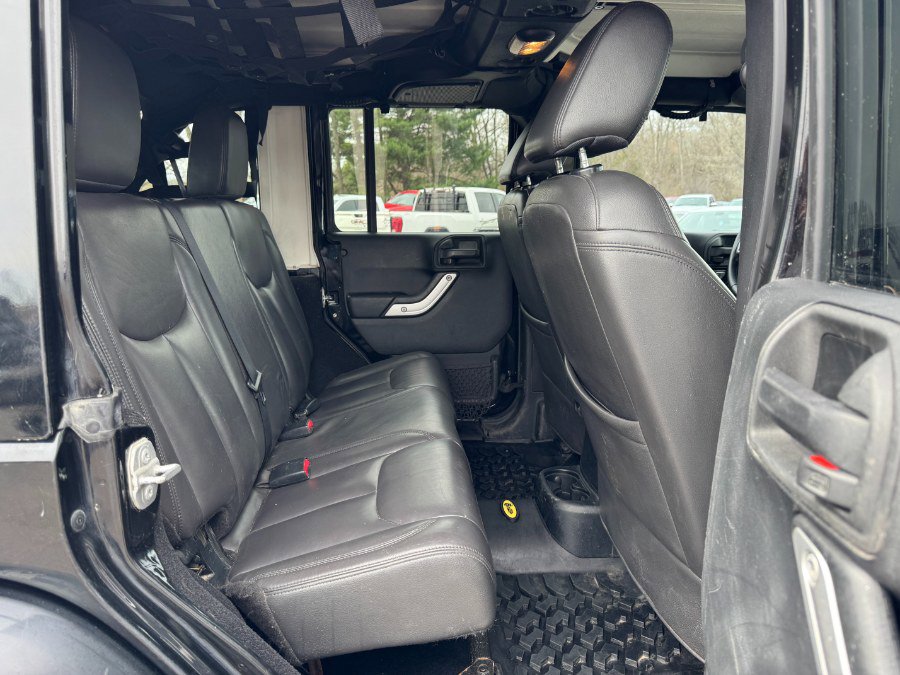 Used 2015 Jeep Wrangler Unlimited Sahara w/ Katzkin Premium Leather Group AWD/4WD image 18