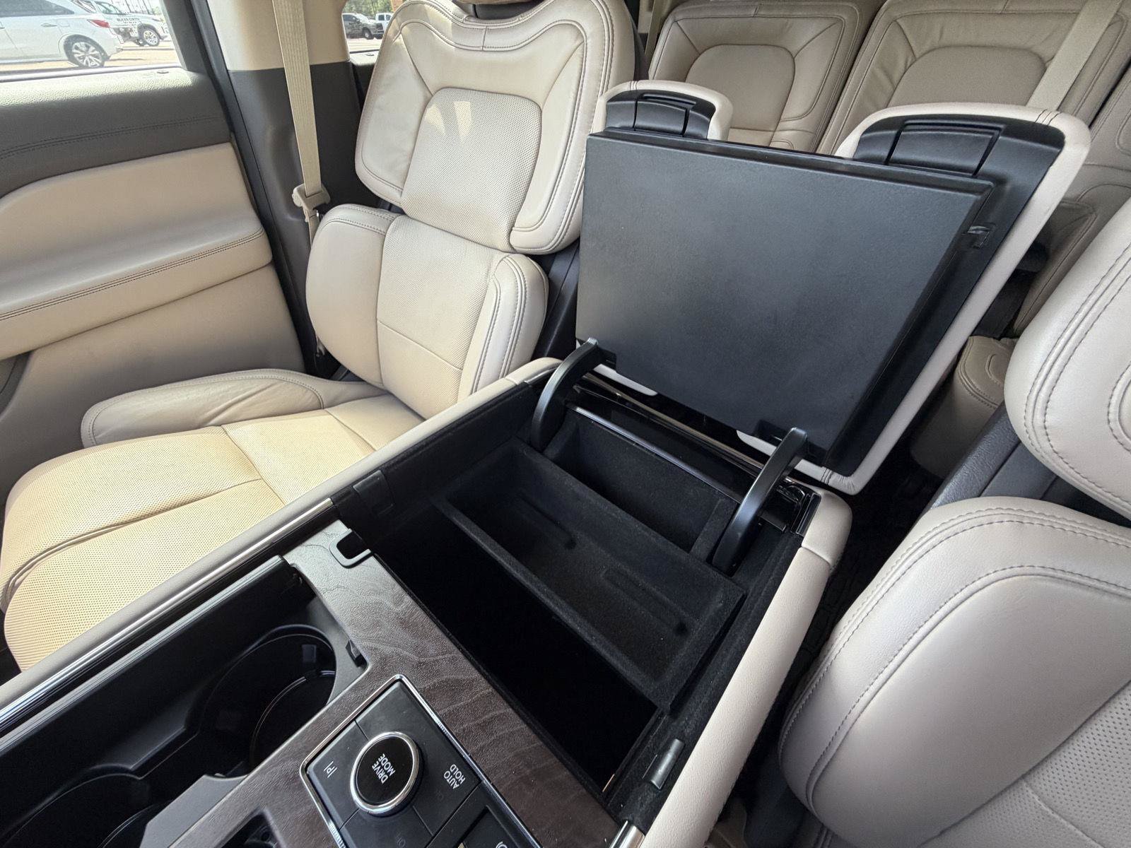 Used 2024 Lincoln Navigator L Reserve AWD/4WD image 14