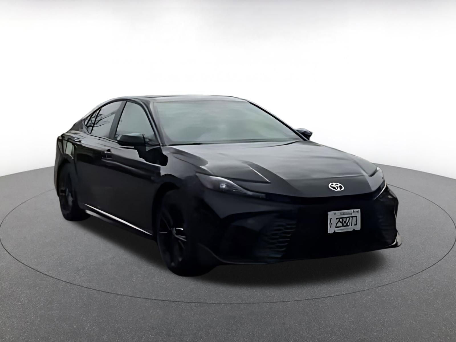 Used 2025 Toyota Camry SE image 11