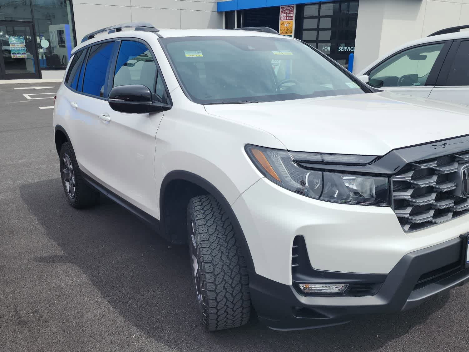 Used 2024 Honda Passport TrailSport image 3