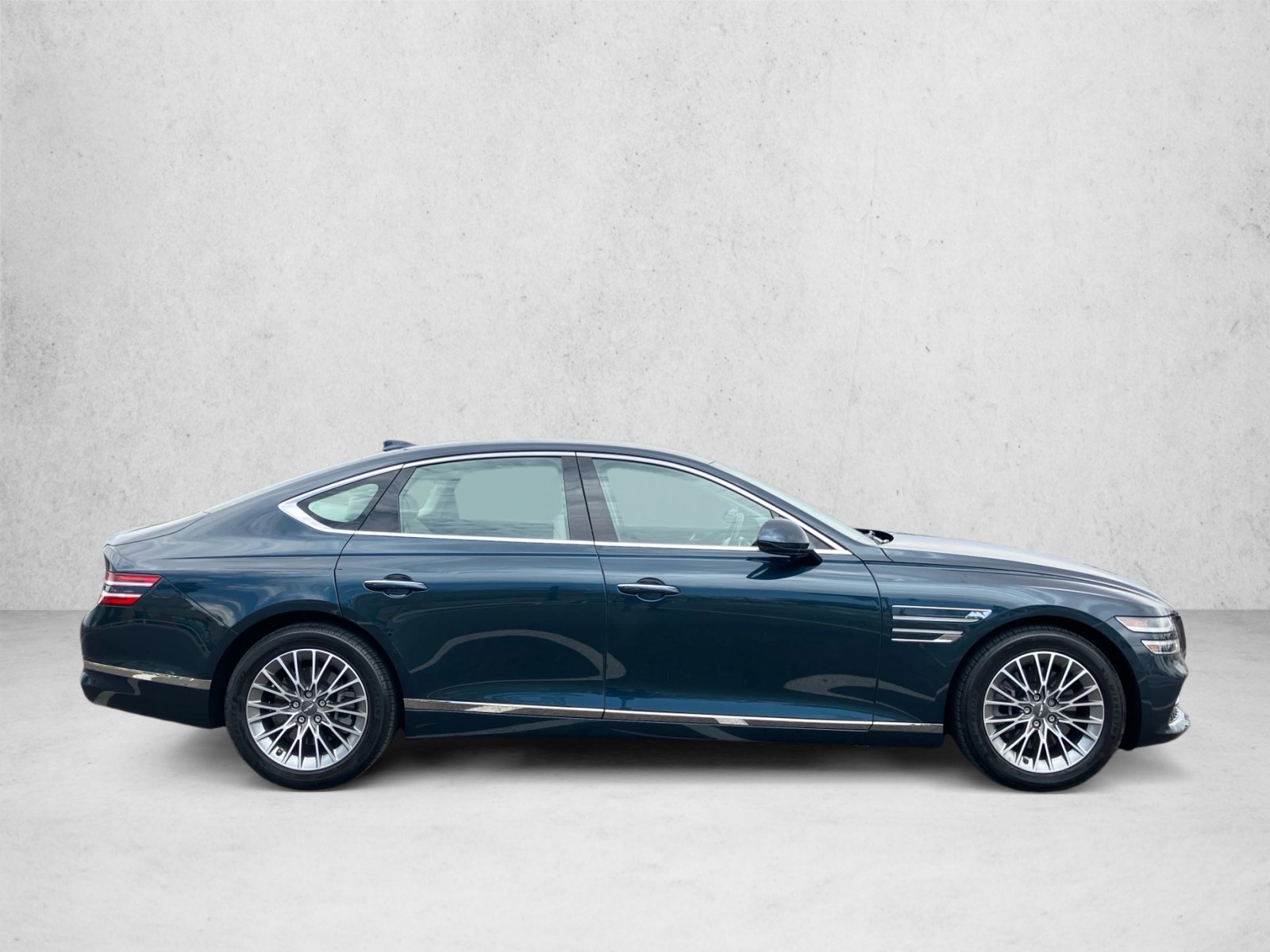 Used 2022 Genesis G80 2.5T RWD image 4