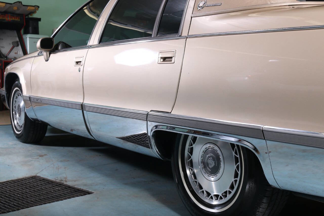Used 1994 Cadillac Fleetwood Brougham RWD image 53