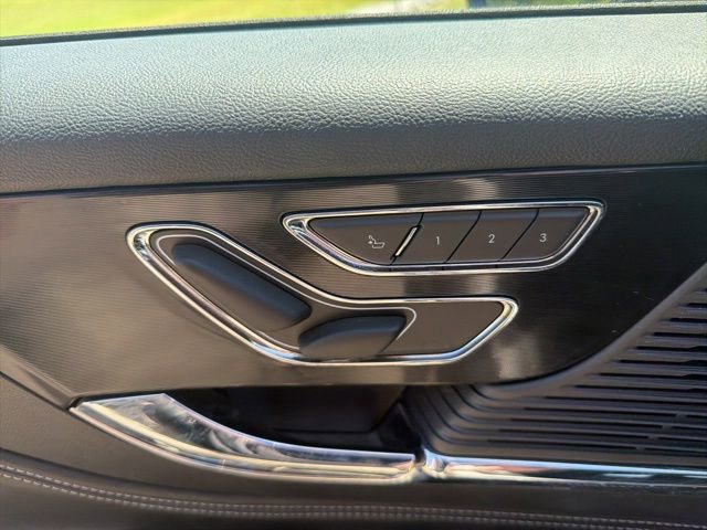 Used 2022 Lincoln Corsair AWD w/ Premium Package image 23