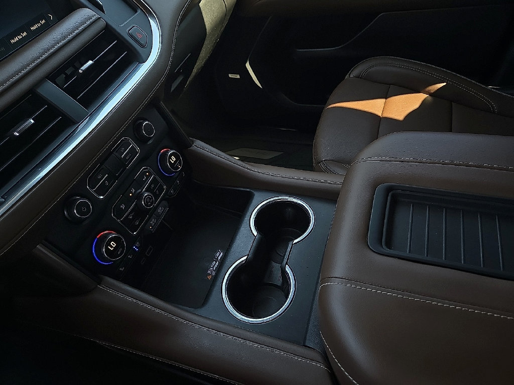 Used 2023 Chevrolet Tahoe High Country w/ Advanced Technology Package AWD/4WD image 20