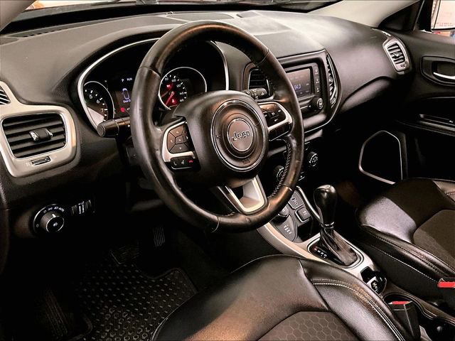 Used 2018 Jeep Compass Latitude w/ Cold Weather Group AWD/4WD image 12