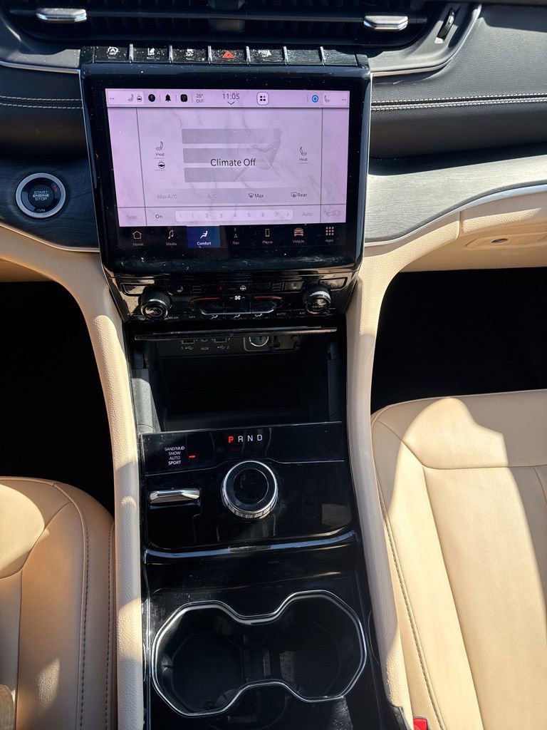 Used 2023 Jeep Grand Cherokee Limited image 30