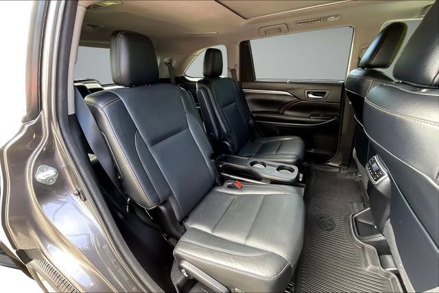 Used 2018 Toyota Highlander Limited Platinum AWD/4WD image 27
