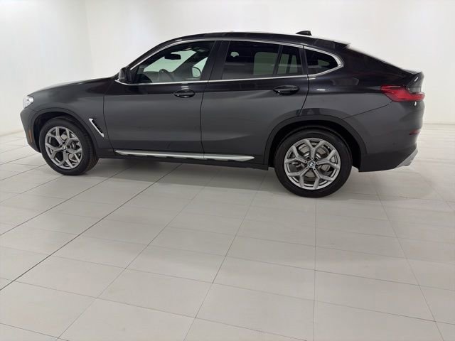 Certified 2023 BMW X4 xDrive30i w/ Premium Package image 2