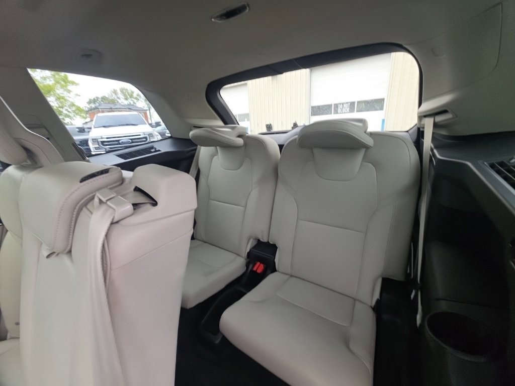 Used 2021 Volvo XC90 T8 Inscription Expression w/ Protection Package Premier AWD/4WD image 28