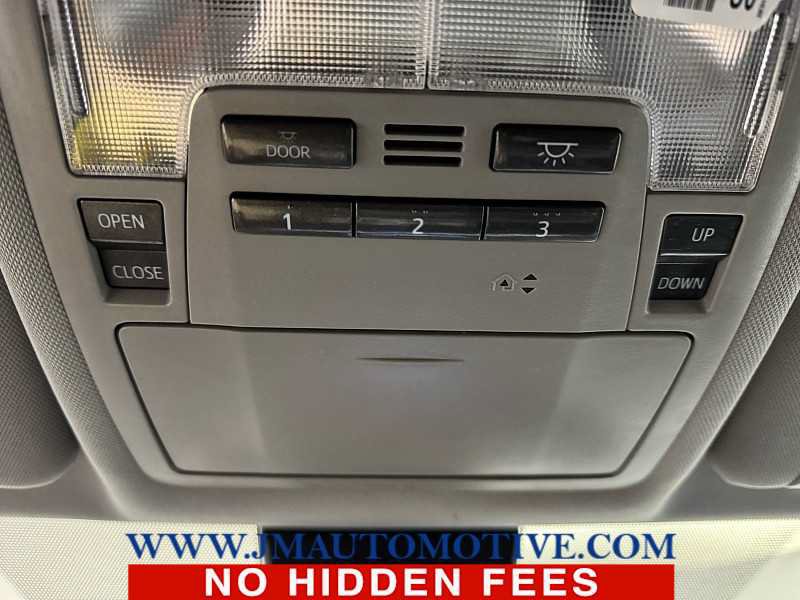 Used 2018 Toyota Highlander XLE AWD/4WD image 40