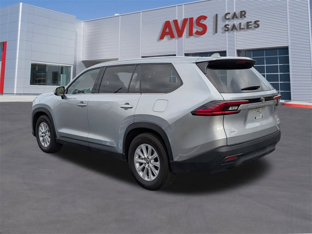 Used 2025 Toyota Grand Highlander AWD image 3