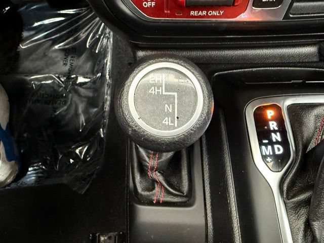 Used 2018 Jeep Wrangler Rubicon w/ Uconnect 4C Nav & Sound Group AWD/4WD image 36