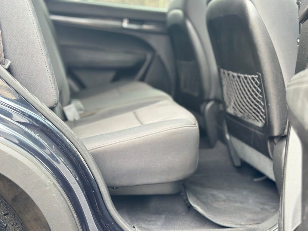 Used 2012 Kia Sorento LX image 19