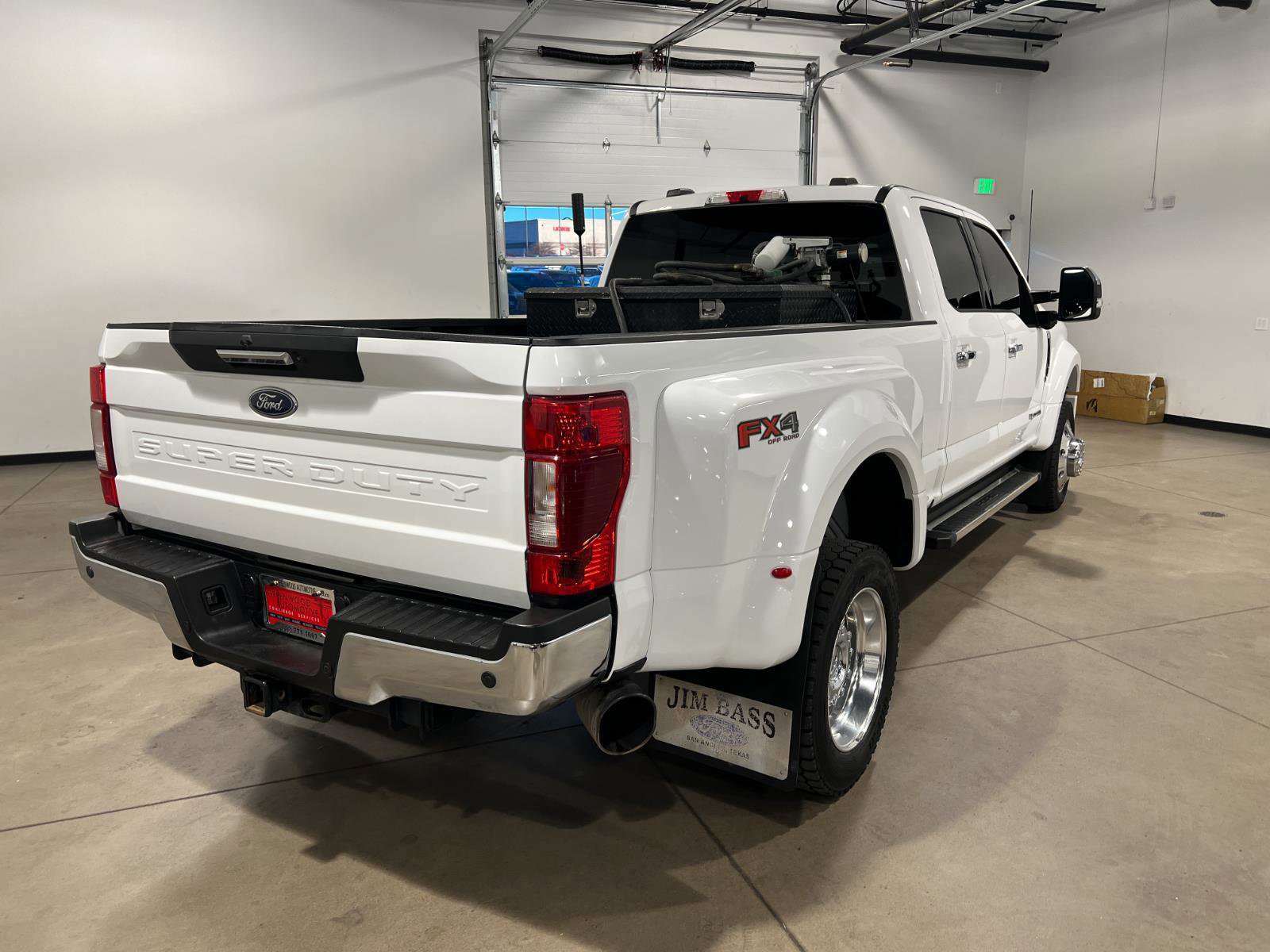 Used 2022 Ford F450 XLT w/ XLT Premium Package image 3
