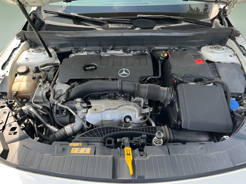 Used 2021 Mercedes-Benz GLB 250 4MATIC image 9