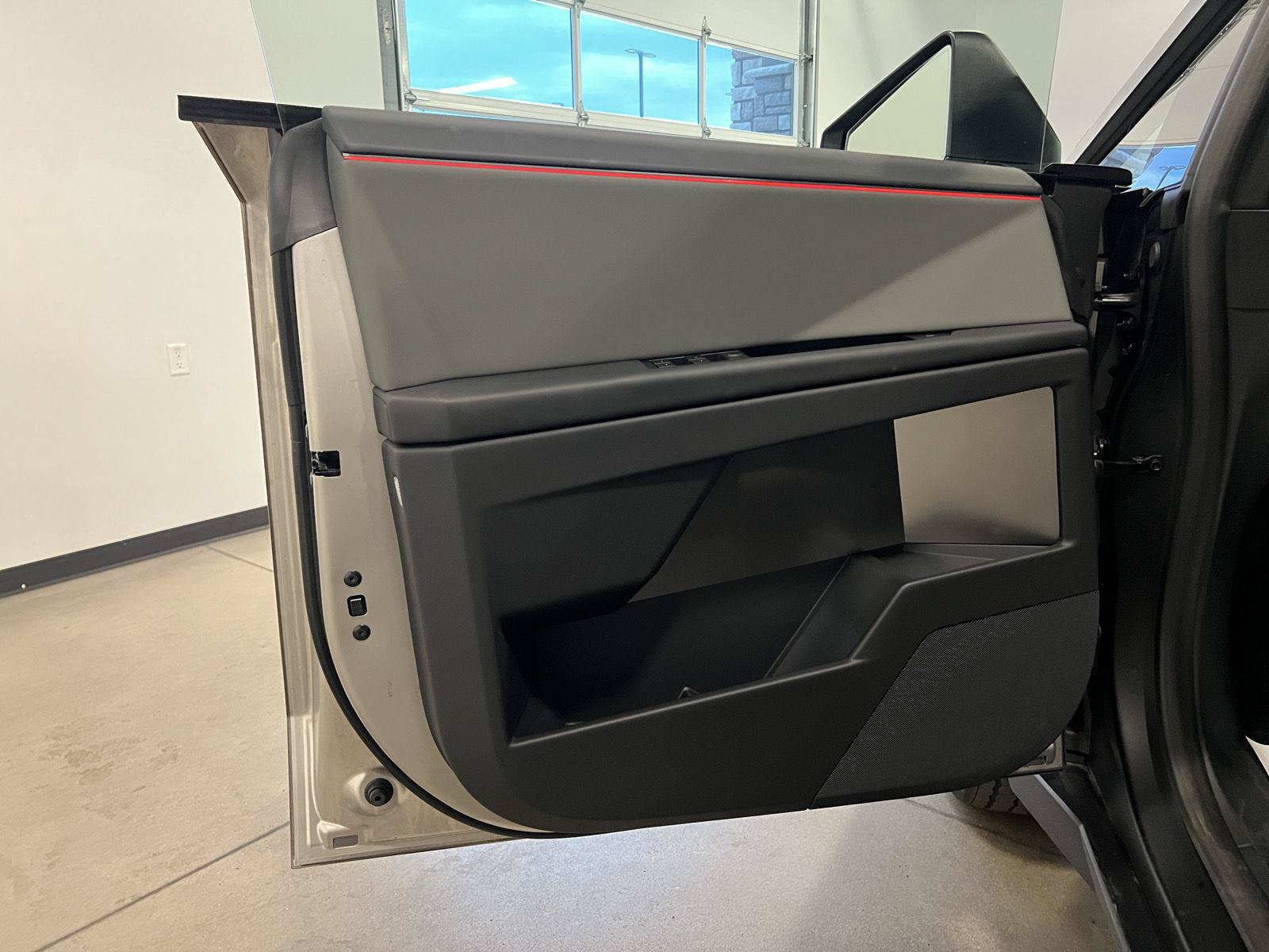 Used 2026 Tesla Cybertruck AWD Crew Cab image 29