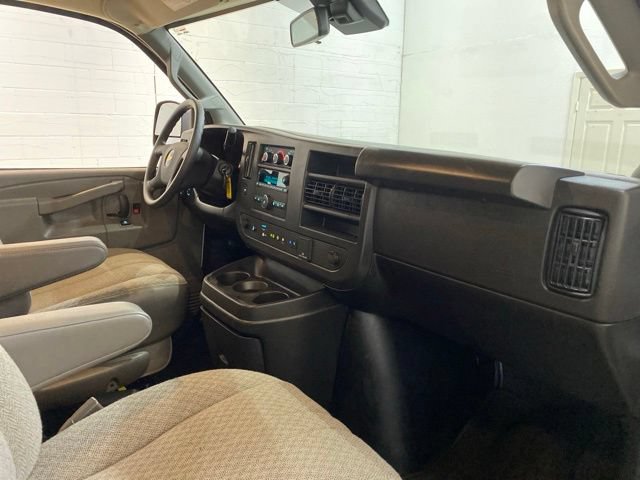 Used 2025 Chevrolet Express 3500 LT w/ LT Preferred Equipment Group RWD image 23