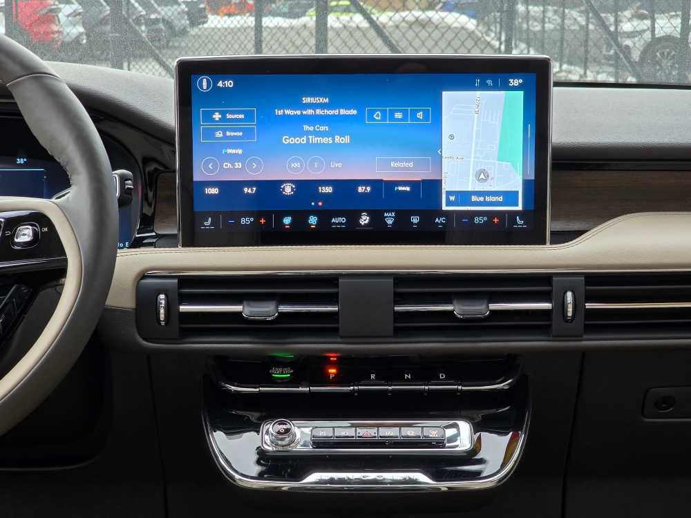 Used 2023 Lincoln Corsair Reserve w/ Equipment Group 201A image 28