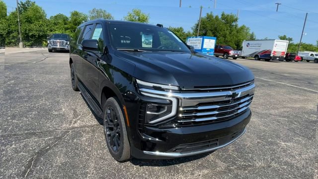 New 2026 Chevrolet Suburban LT w/ Comfort Package AWD/4WD image 4