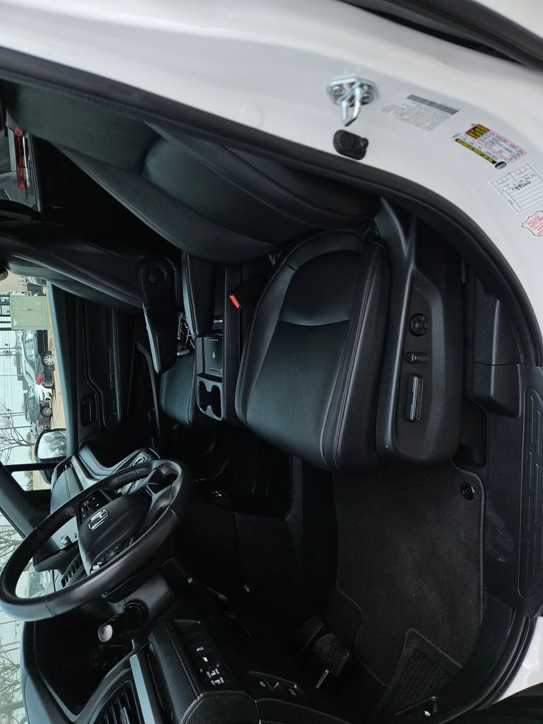 Used 2025 Honda Odyssey Sport-L image 11