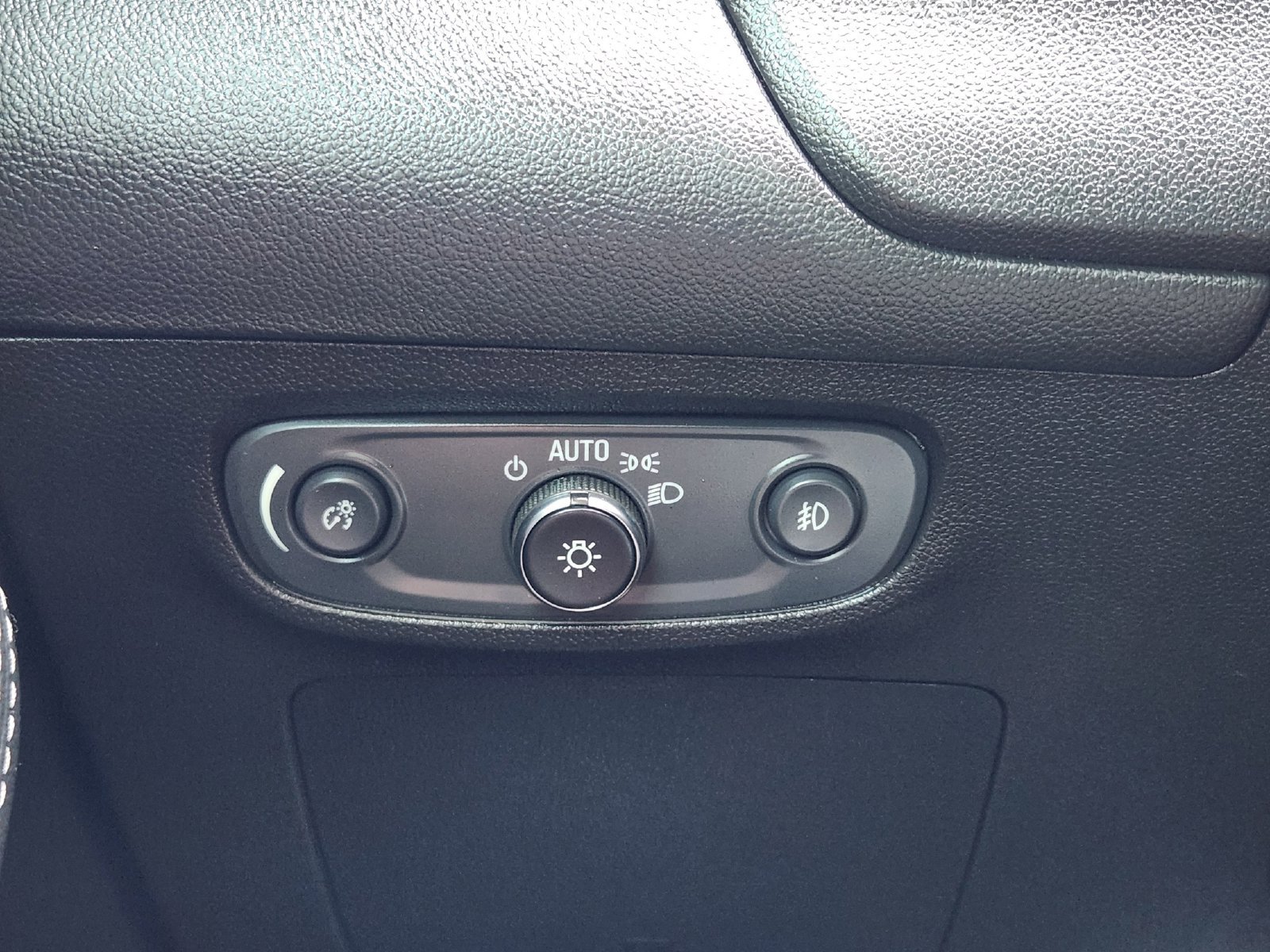 Used 2021 Buick Encore GX Preferred w/ Cold Weather Comfort Package FWD image 27