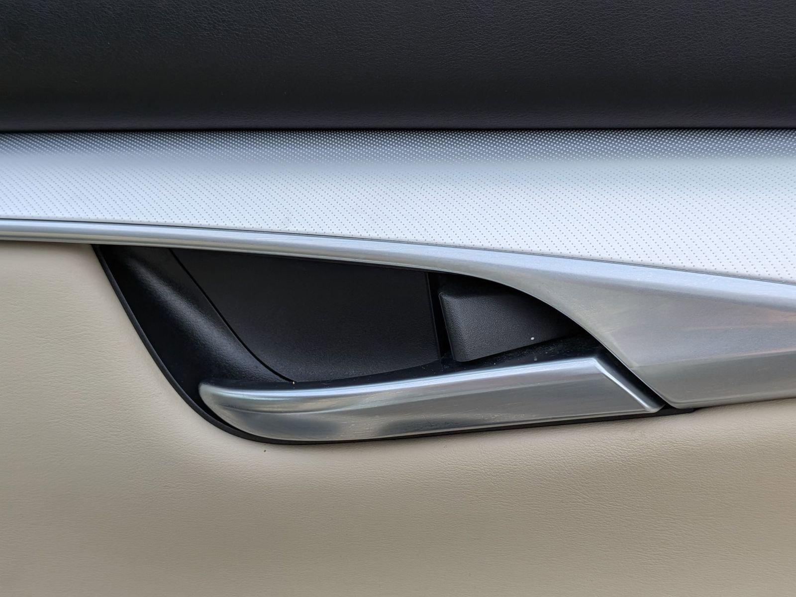 Used 2019 INFINITI QX50 Essential w/ Premium Heat Package image 39