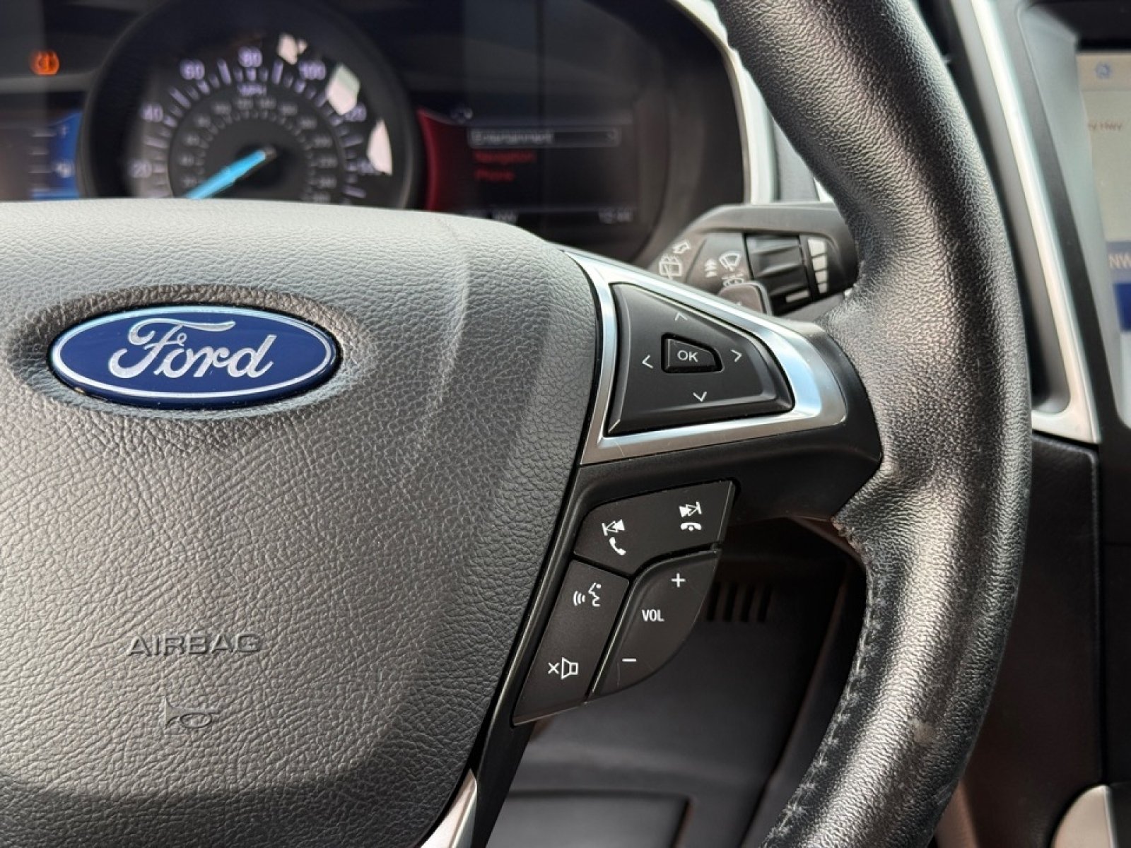 Used 2020 Ford Edge SEL w/ Convenience Package AWD/4WD image 22