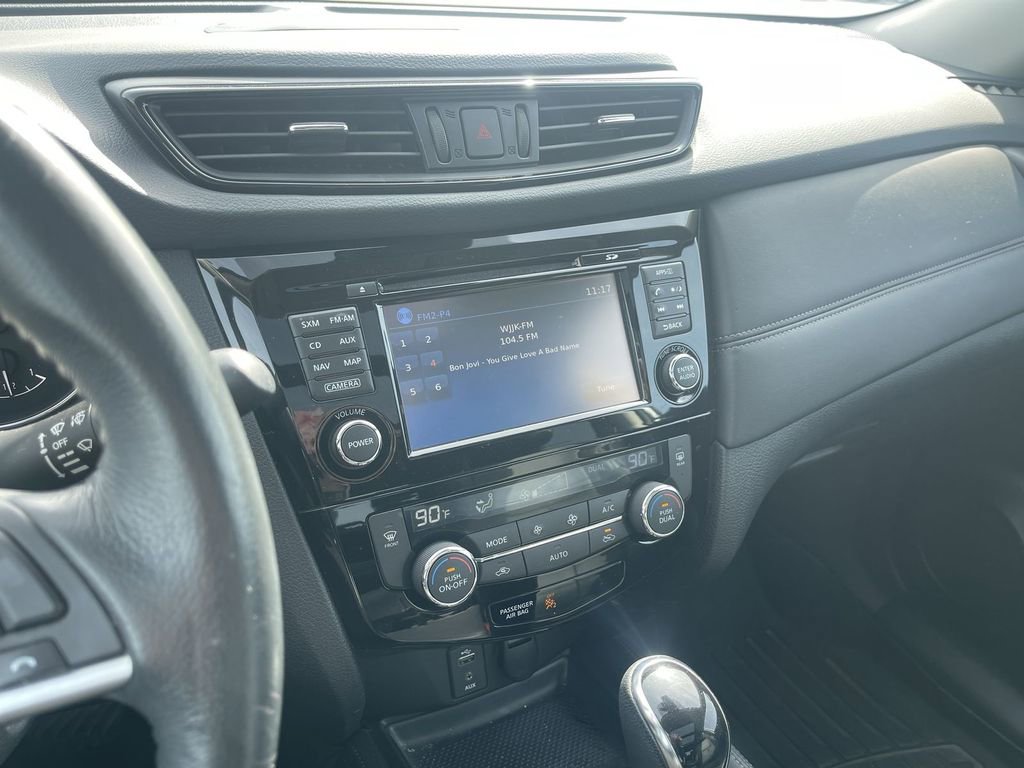 Used 2017 Nissan Rogue SL w/ SL Premium Package image 17