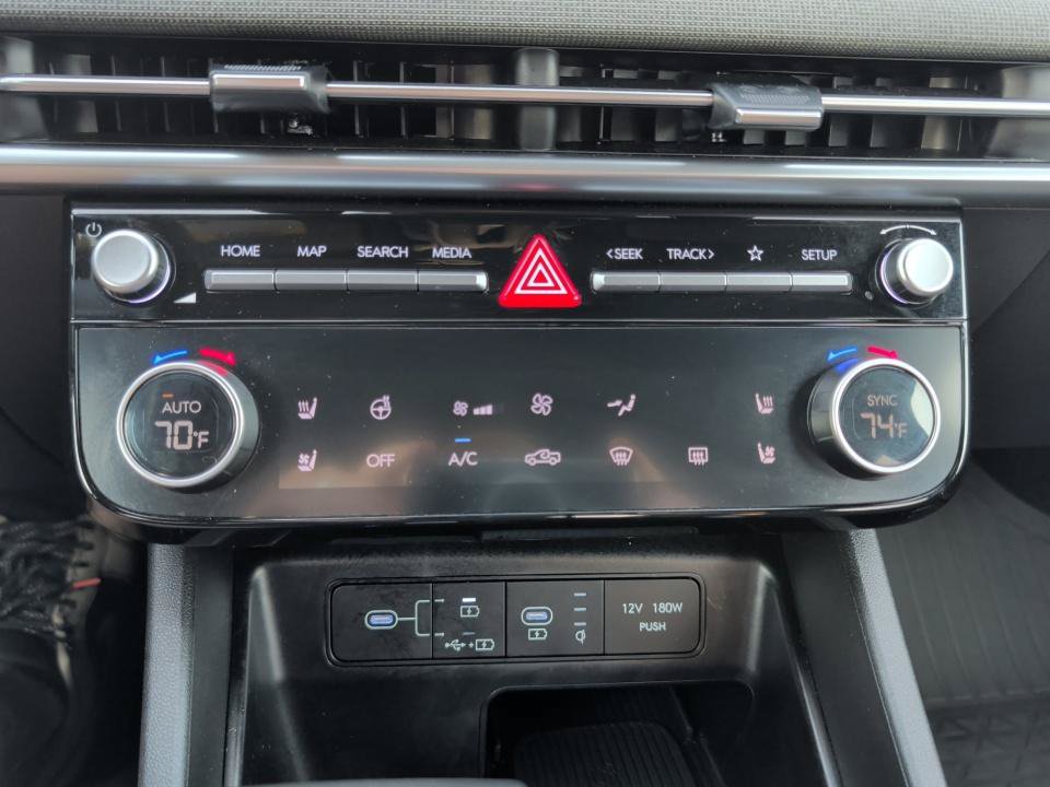 Used 2025 Hyundai Santa Cruz Limited AWD/4WD image 18