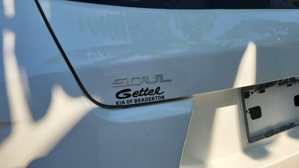 Used 2024 Kia Soul GT-Line w/ GT-Line Technology Package FWD image 8