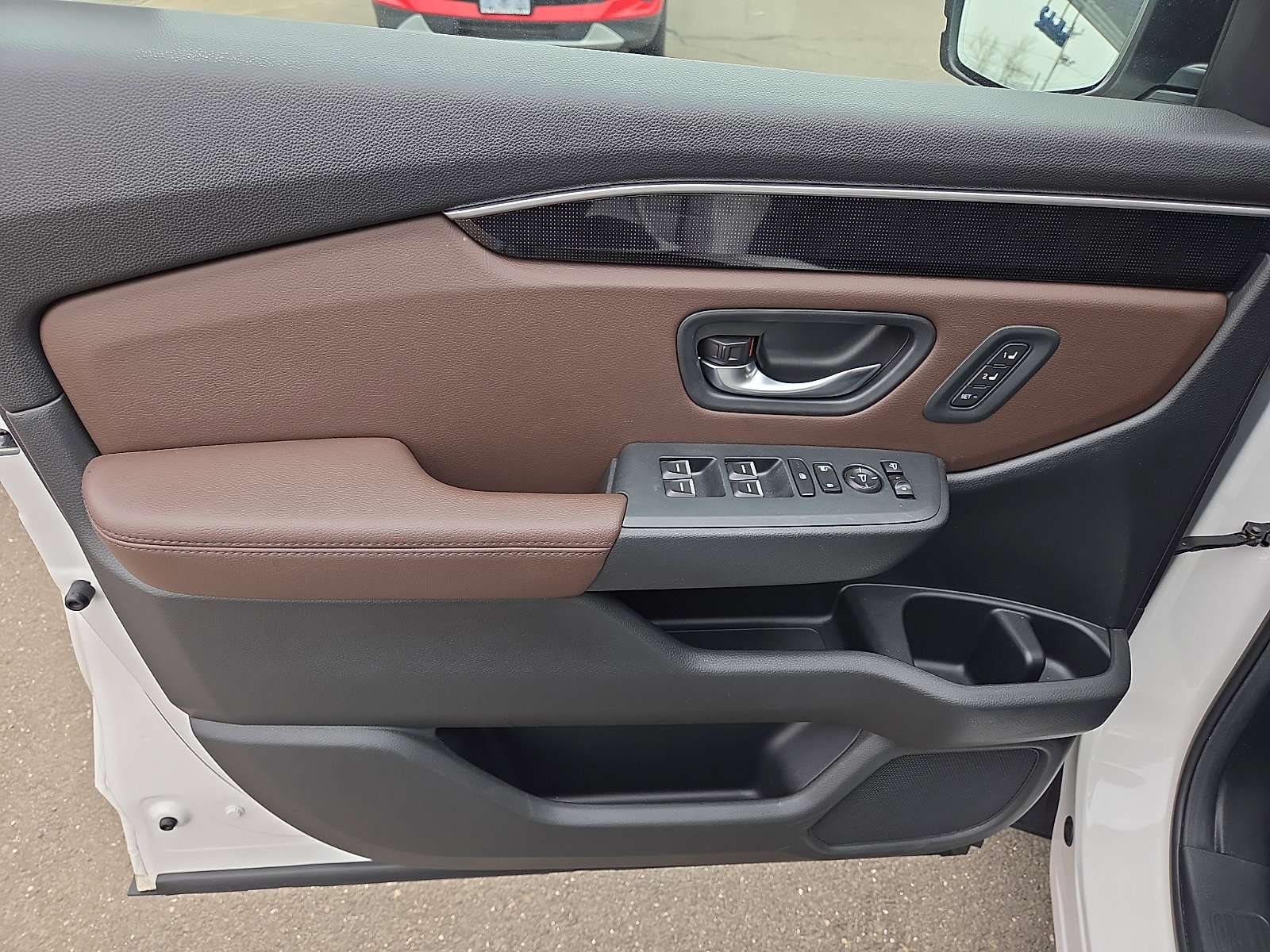 Used 2025 Honda Pilot Elite image 13