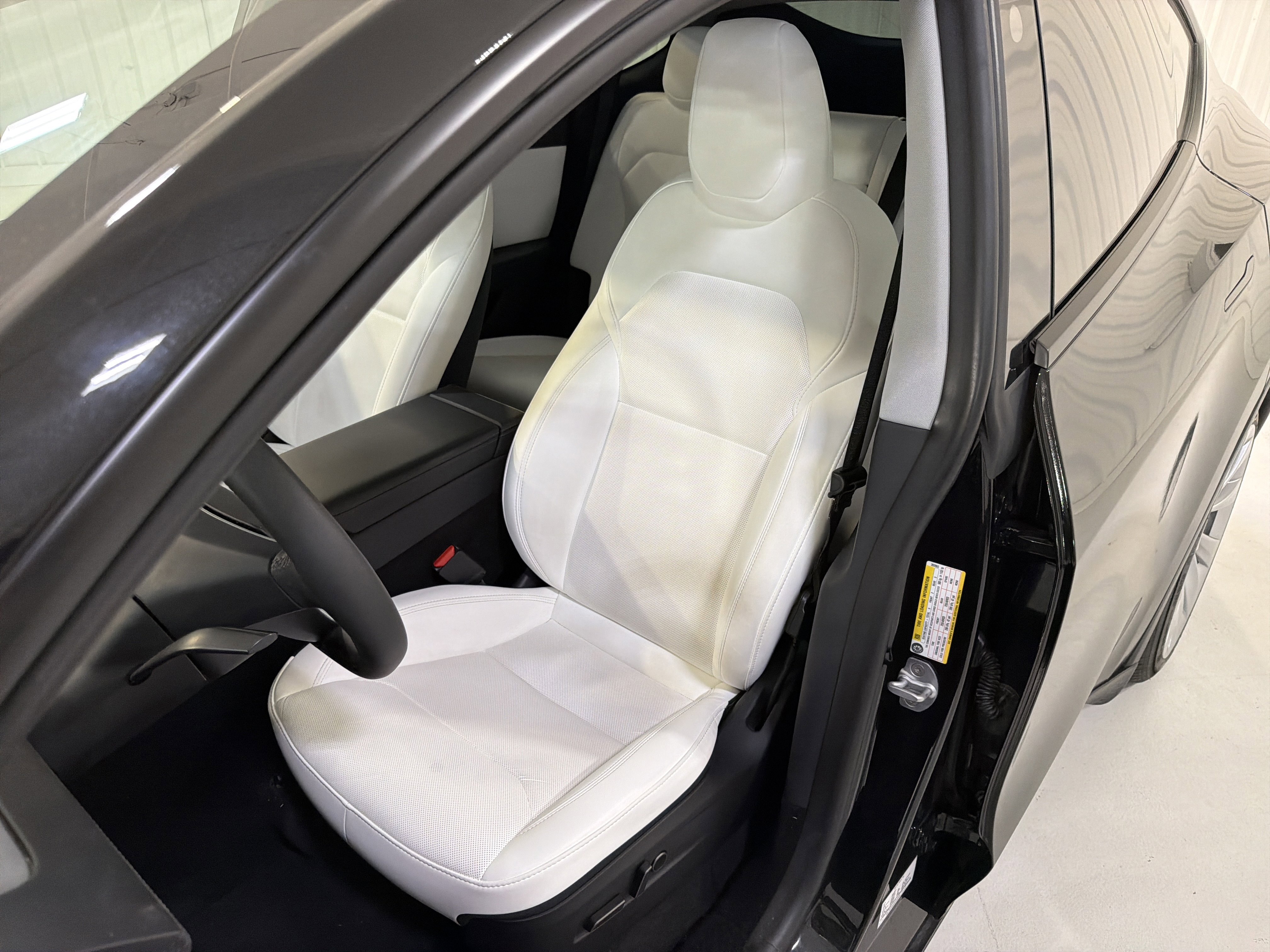 Used 2026 Tesla Model Y 2WD image 11