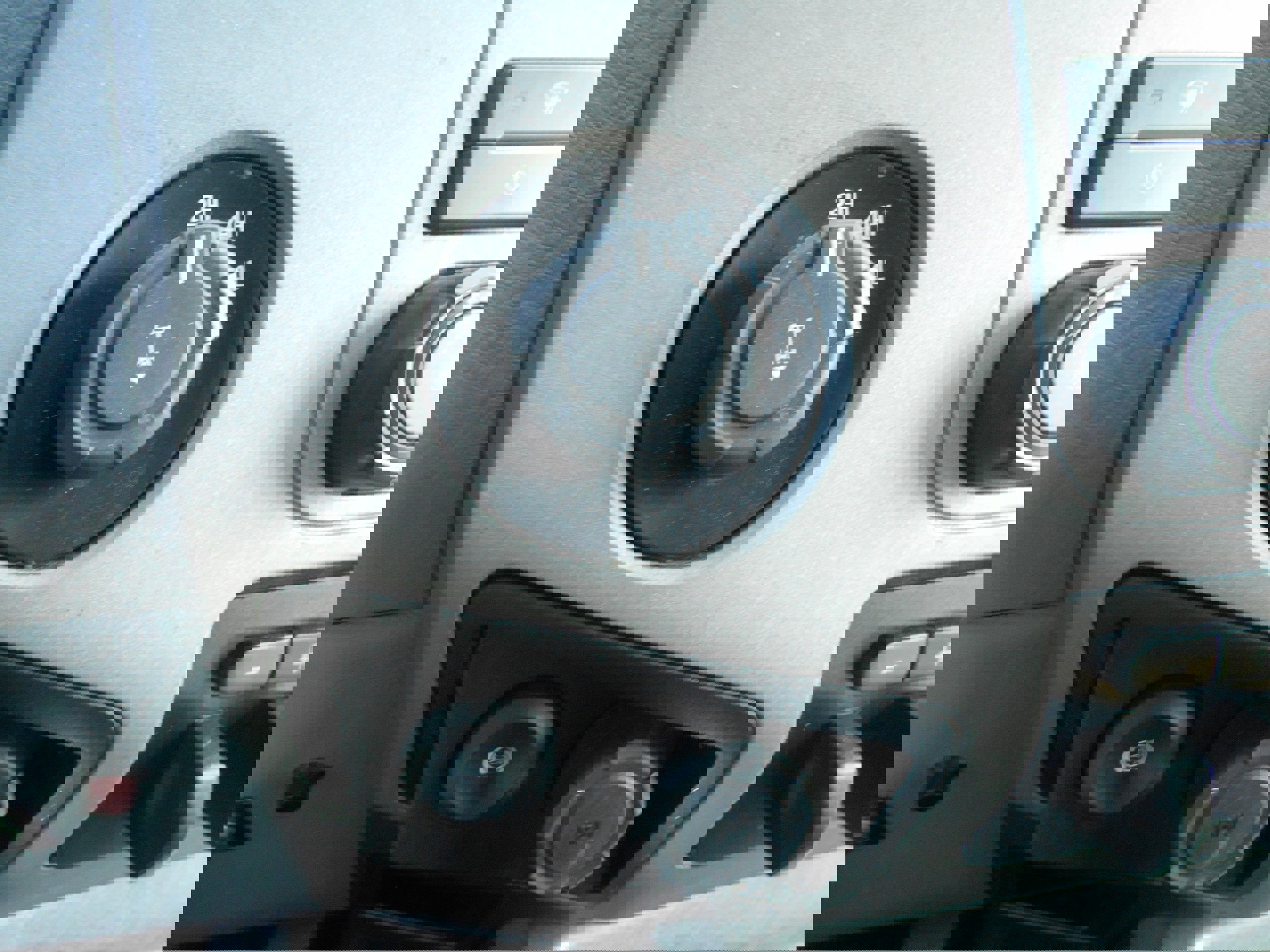 Used 2016 Ford F350 XLT w/ XLT Interior Package image 13