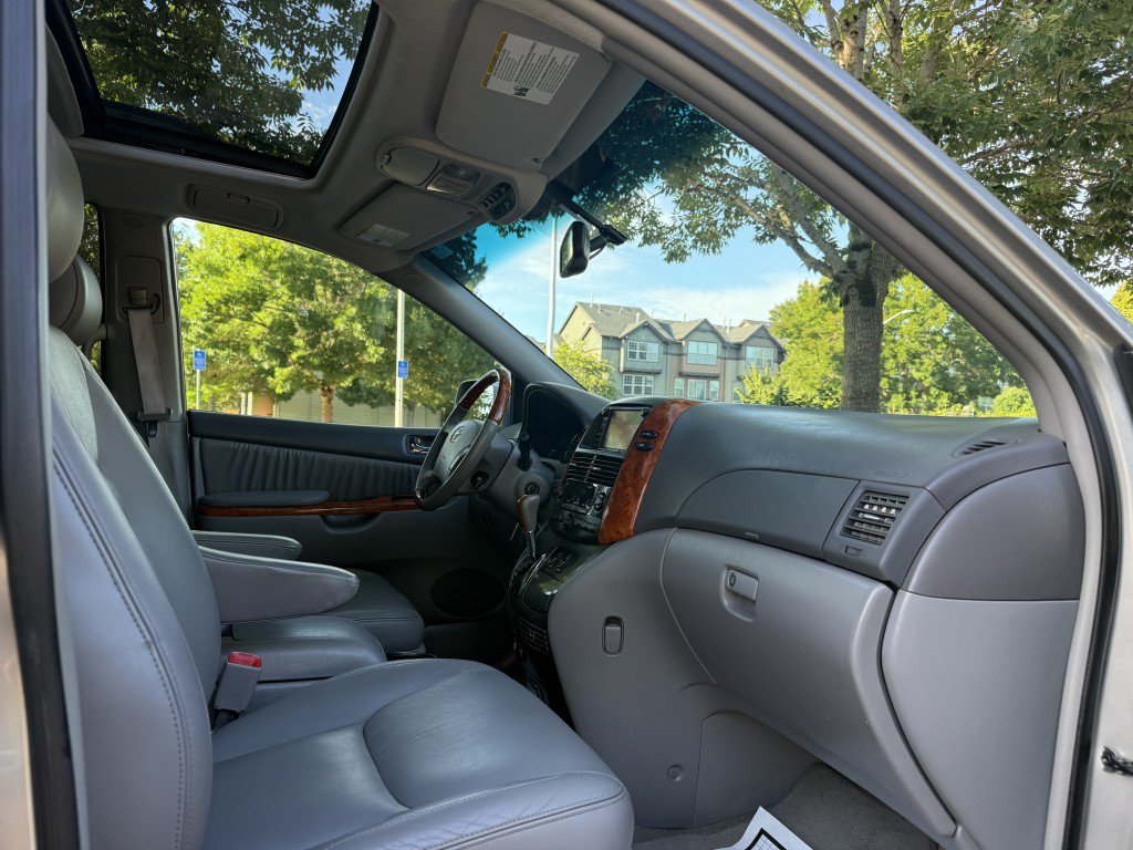 Used 2008 Toyota Sienna XLE AWD/4WD image 17