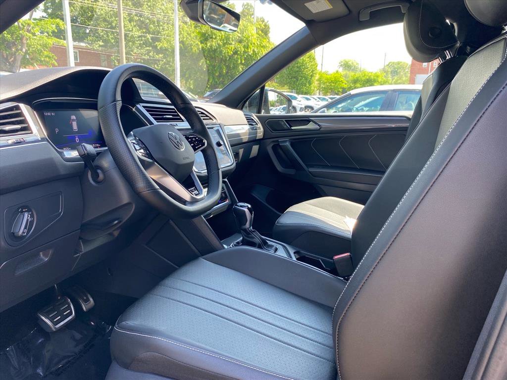 Certified 2023 Volkswagen Tiguan SE R-Line AWD/4WD image 14