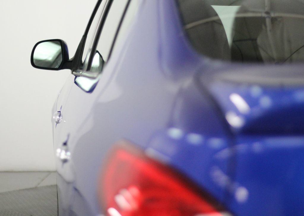 Used 2013 Nissan Versa SV w/ Convenience Pkg FWD image 48