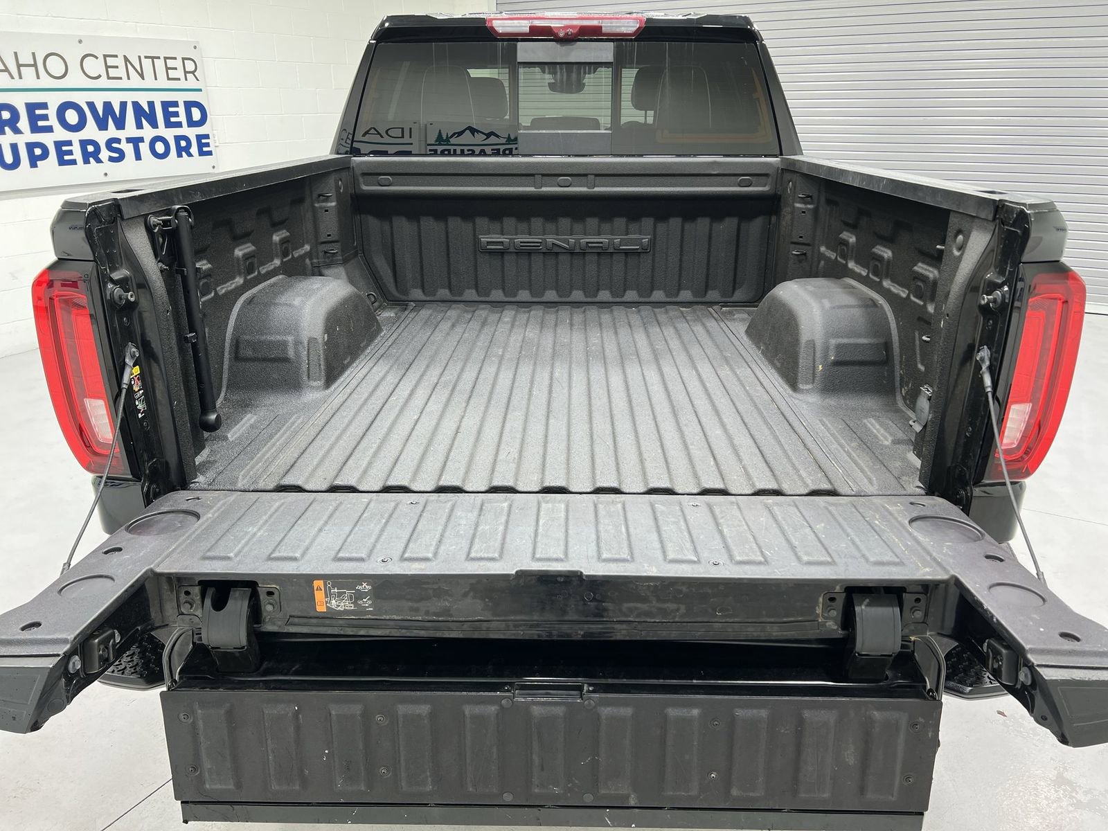 Used 2024 GMC Sierra 1500 Denali Ultimate image 24